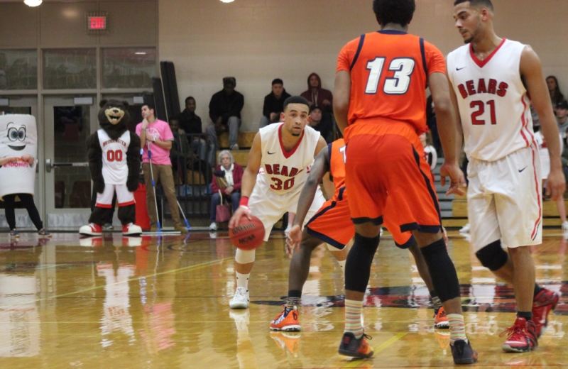 Men's Basketball Stunned by Salem State in MASCAC Semifinals, 69-68