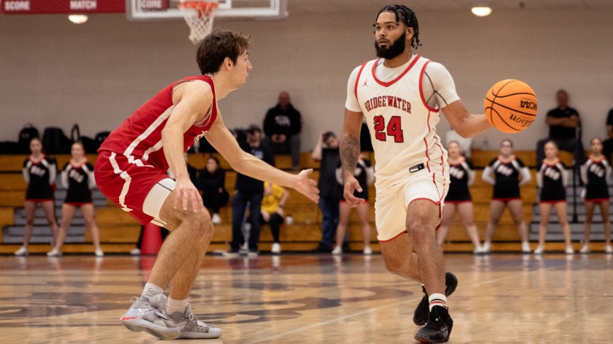 Men's Basketball Falls to WPI in Cave Classic Title game