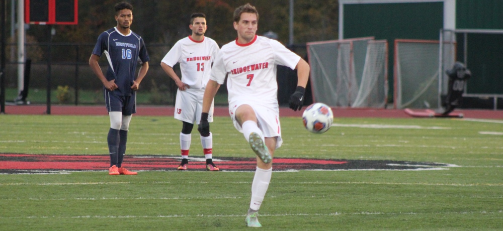 Men's Soccer Drops 2-1 Decision to Worcester State