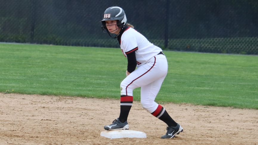 Softball Advances to MASCAC Championship Round with 6-2 Win over Worcester