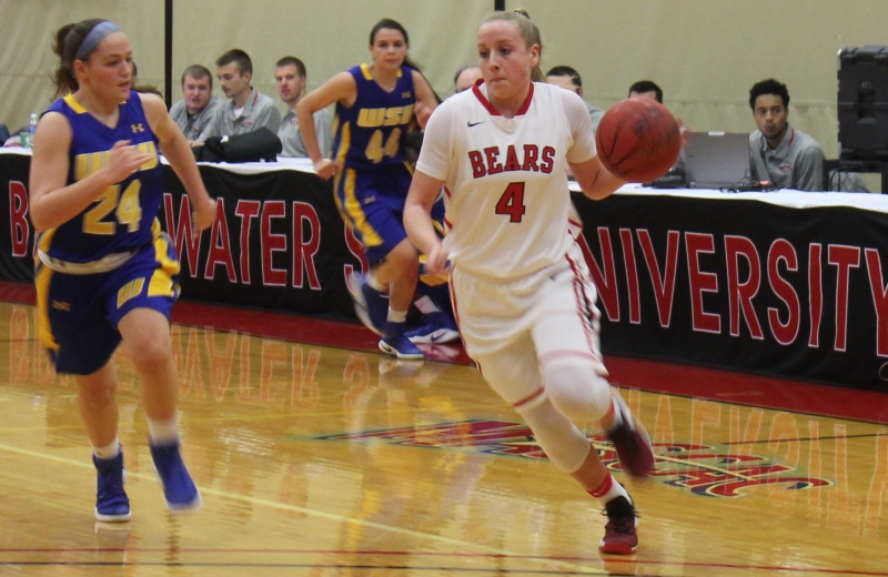 Women's Basketball Drops 70-62 Decision to Worcester State
