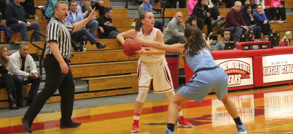 Women's Basketball Falls to Oberlin, 57-40, at WPI Holiday Tournament