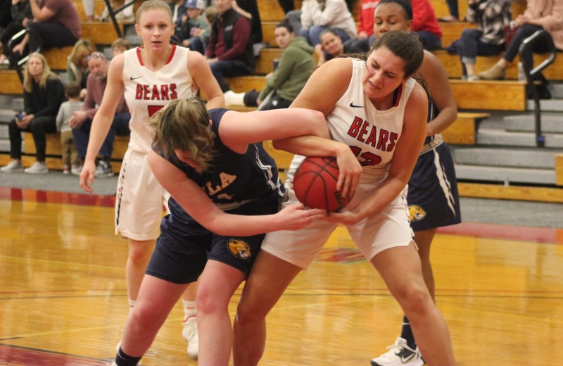 Women's Basketball Opens MASCAC Play with 76-42 Win over MCLA