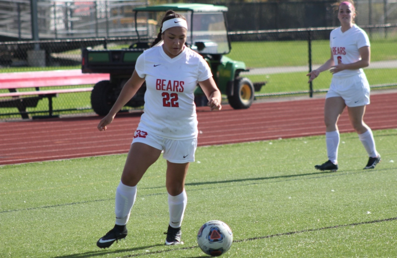 Women's Soccer Edged by Westfield State on Penalty Kicks in MASCAC Semifinals