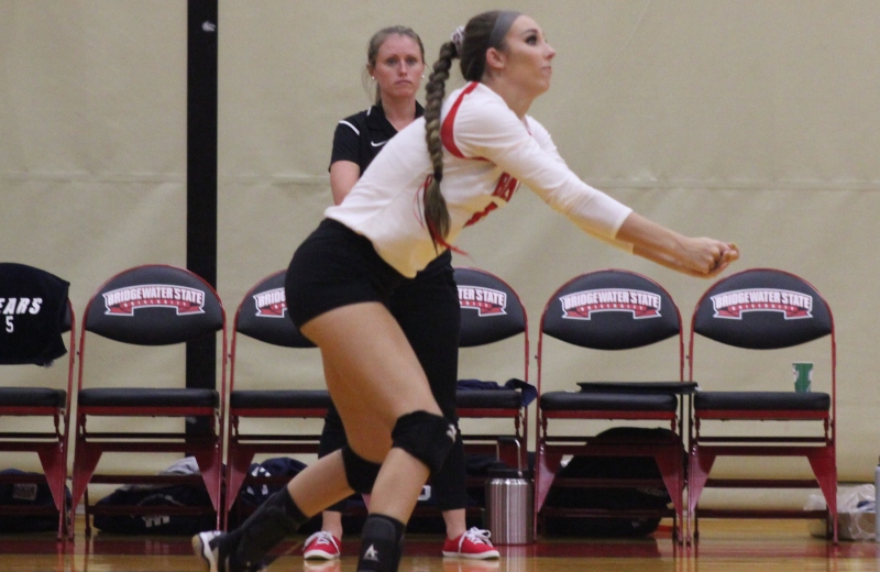 Volleyball Posts 3-0 MASCAC Win Over Mass. Maritime