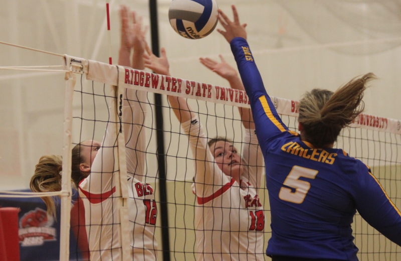 Volleyball Earns 3-2 Win Over Defending MASCAC Champion Worcester State