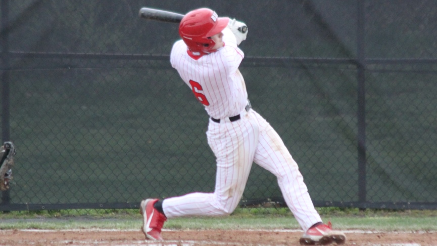 Baseball Splits Non-Conference Twinbill with Westfield State