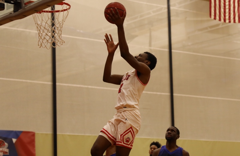 Men's Basketball Holds Off Fitchburg State, 81-72
