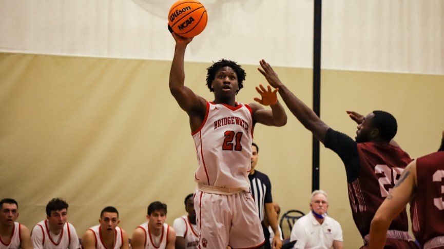 Okoh's Late Game Heroics Lift Men's Basketball to 81-79 Win Over Emerson