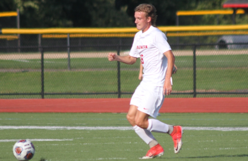 Men's Soccer Edged by RIC, 2-1