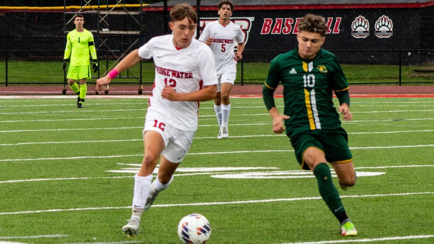 Ghelfi Leads Men's Soccer to 2-0 MASCAC Win Over Fitchburg