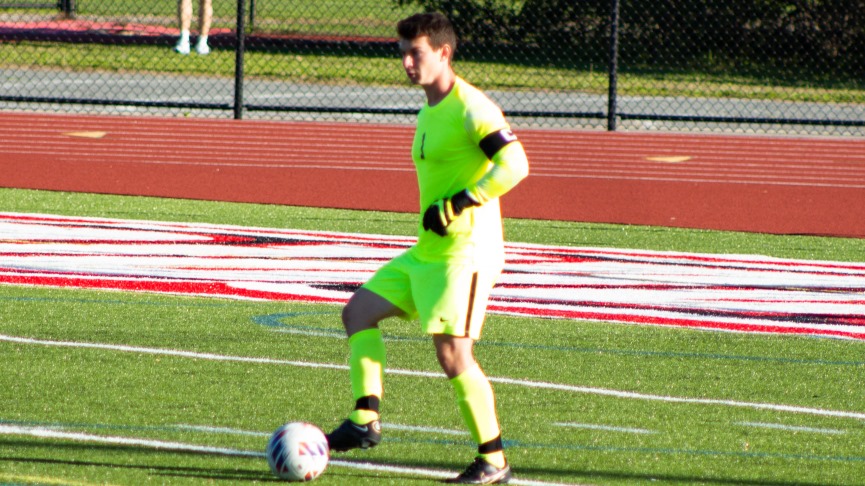 Men's Soccer Battles Worcester State to 0-0 Draw