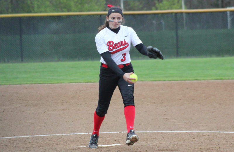 Softball Sweeps Fitchburg State in MASCAC Twinbill