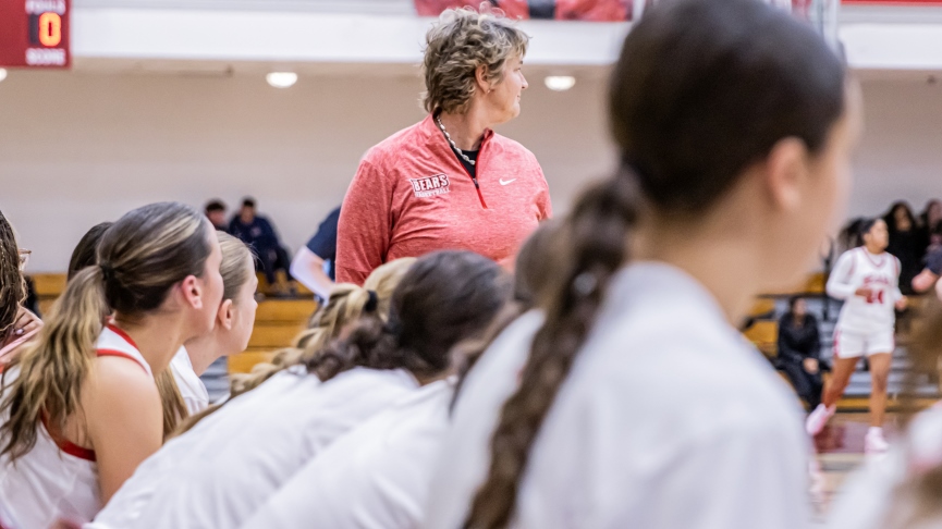 Women’s Basketball Downs Framingham State for Casey's 400th Career Win