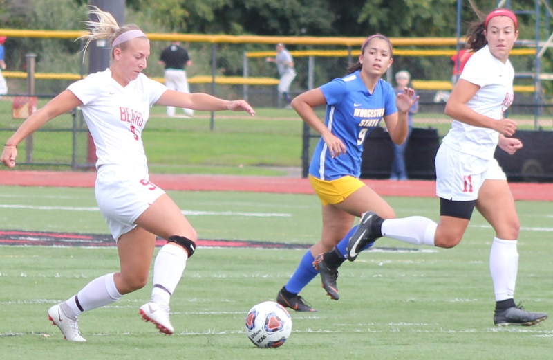 Women's Soccer Falls to Worcester State in Overtime, 3-2