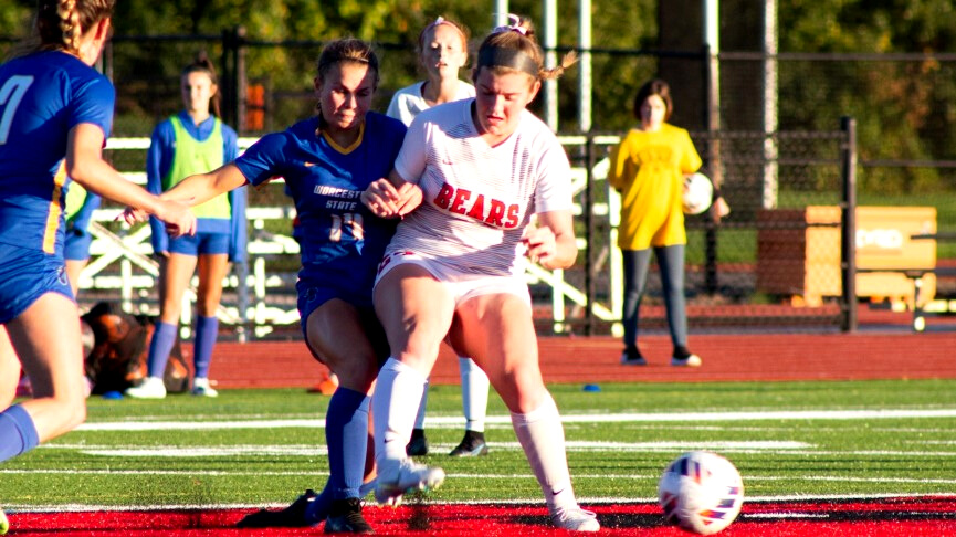 Women's Soccer Holds Off Worcester, 2-1, for MASCAC Victory