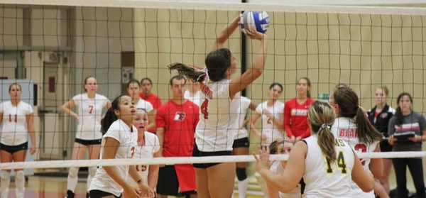 Volleyball Drops 3-2 MASCAC Decision to Framingham