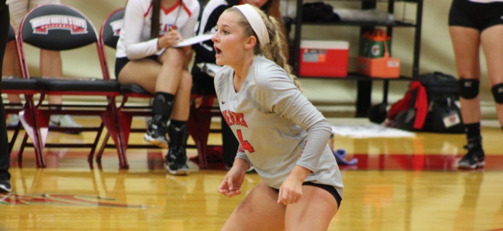 Volleyball Sweeps Tri-Match