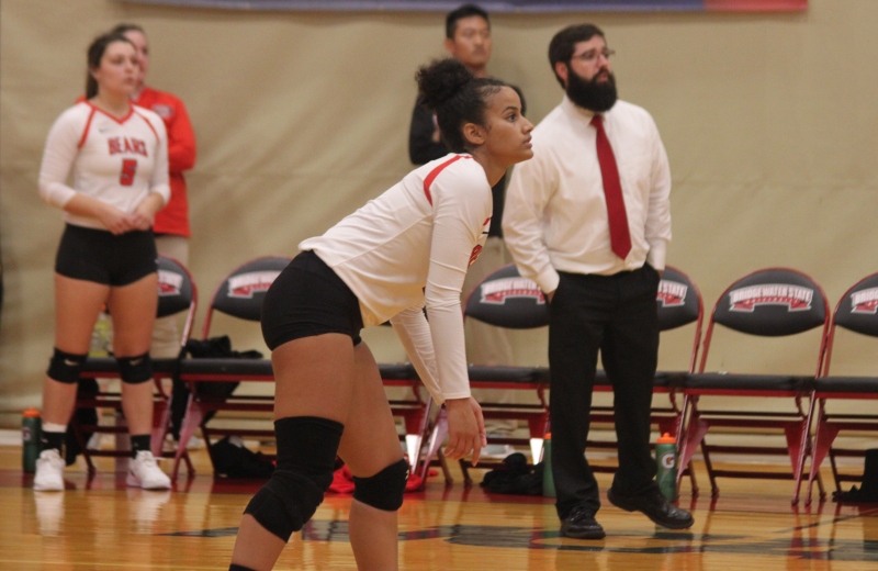 Volleyball Falls to Bates at Hall of Fame Invitational