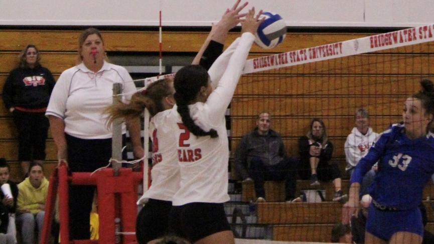 Volleyball Drops 3-0 Decision to UMass Dartmouth