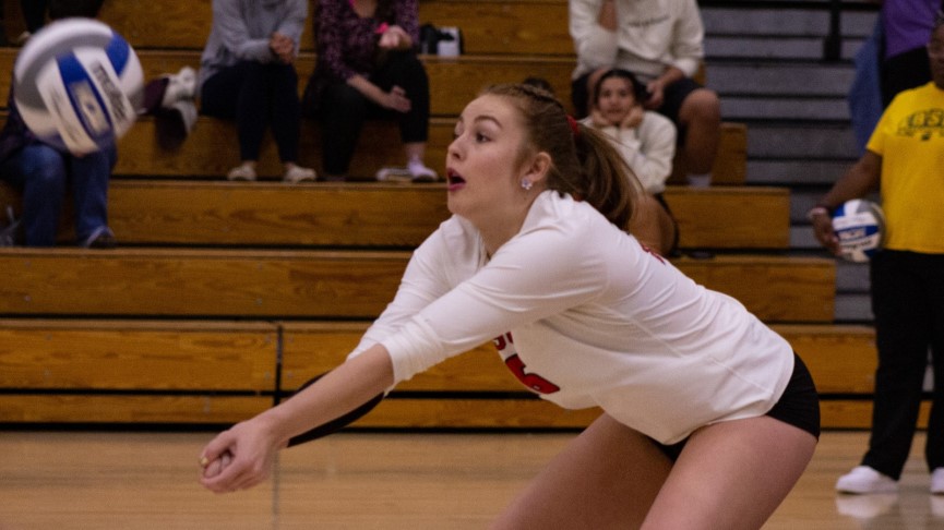 Volleyball Drops Pair of Matches at Salve Tri