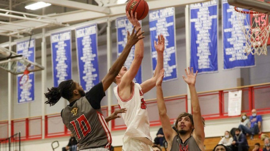 Men's Basketball Falls to Eastern Nazarene in Cave Classic Semifinal