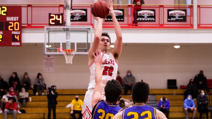 Men's Basketball Edged by Fitchburg State, 73-69