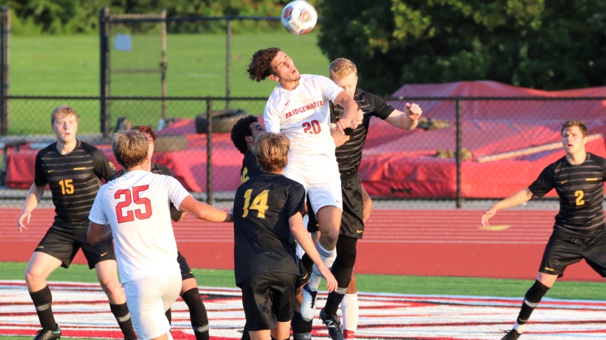 Men's Soccer Drops 2-1 Decision to Wentworth