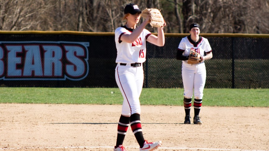 Softball Splits MASCAC Doubleheader with Westfield State