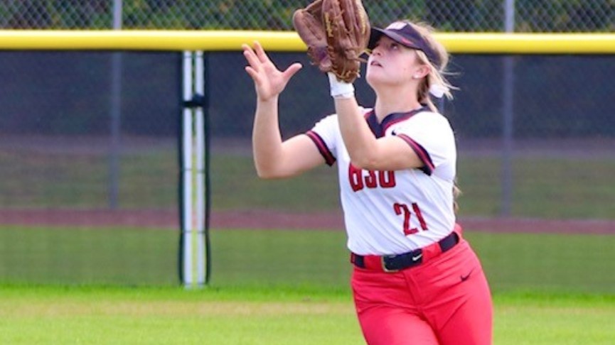 Softball Falls to Simmons, Alfred at The Spring Games