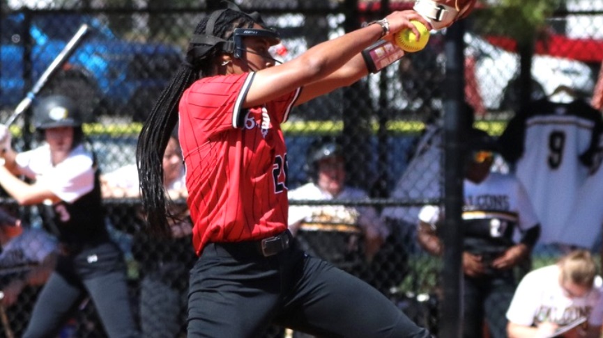Softball Wins Pair of Games at Fastpitch Dreams Classic