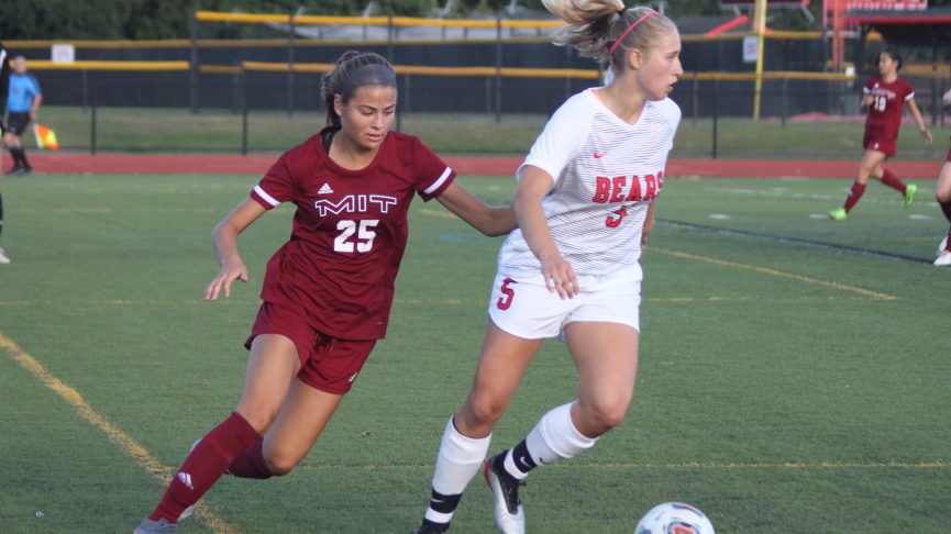 Women's Soccer Drops 2-0 Decision to No. 7 MIT in 2021 Opener