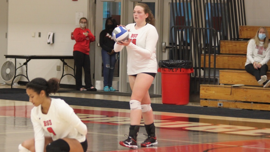 Volleyball Holds Off Nichols, 3-2